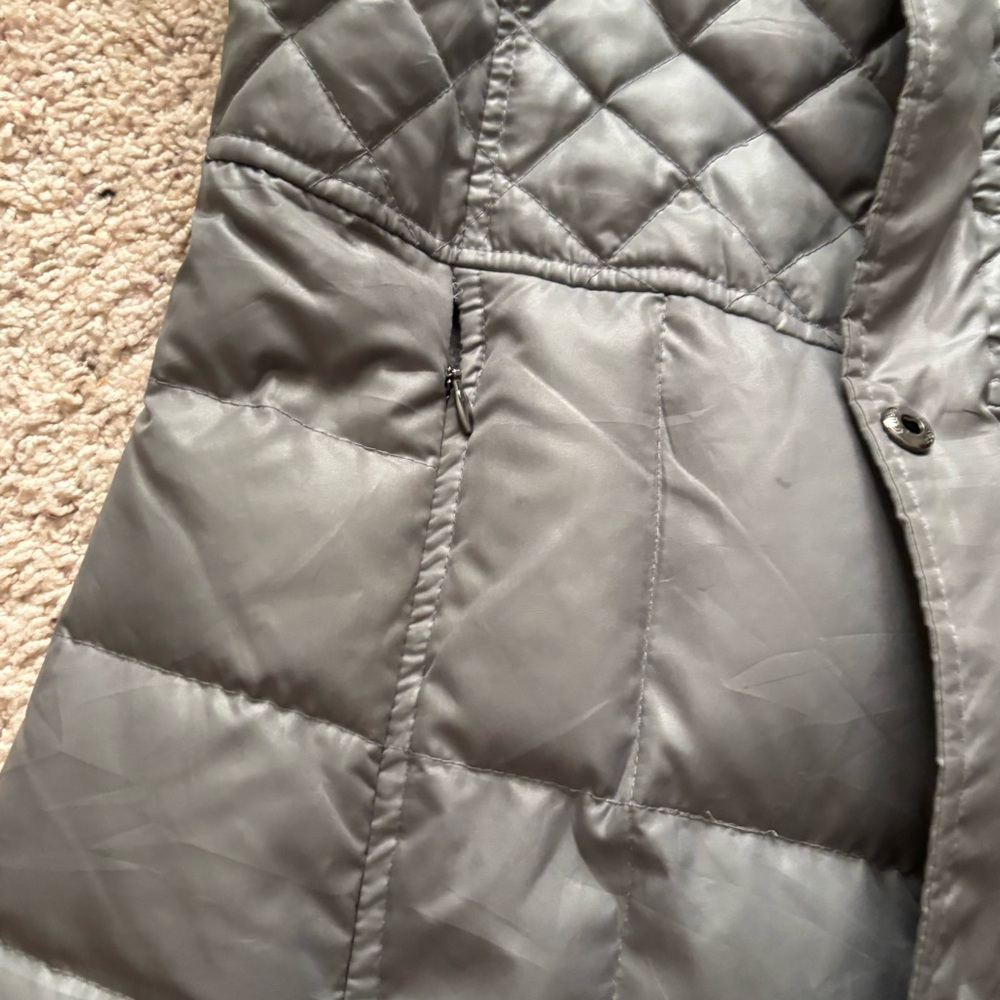 Guess Women's Grey Puffer Coat  size L - preowned - Picture 9 of 12